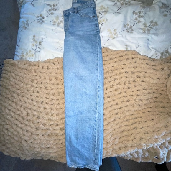 High Rise Cross Over Dad Jean - Picture 3 of 7